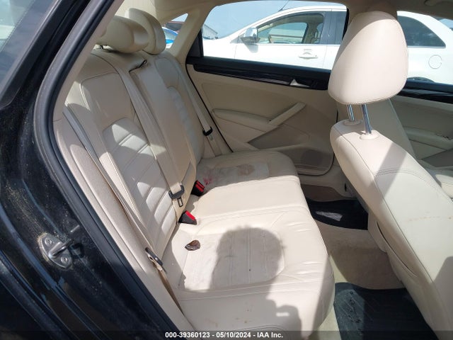 1VWCT7A36FC002300 Volkswagen Passat 1.8t Sel Premium