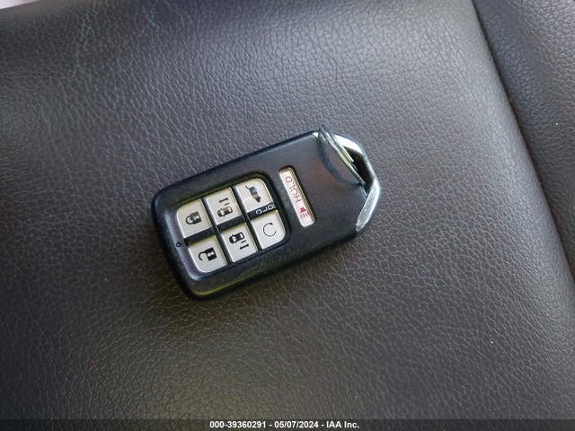 Honda Odyssey Touring 2018 5FNRL6H80JB009053 Image 11