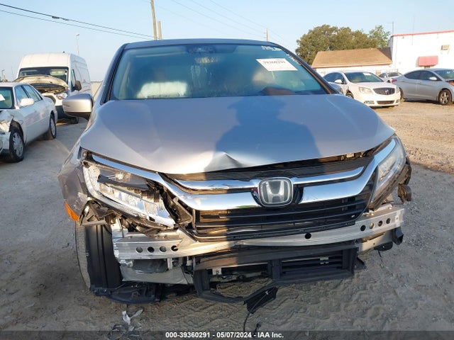 Honda Odyssey Touring 2018 5FNRL6H80JB009053 Image 12