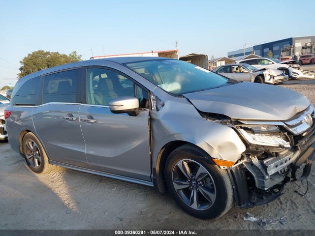 Honda Odyssey Touring 2018 5FNRL6H80JB009053 Image 13