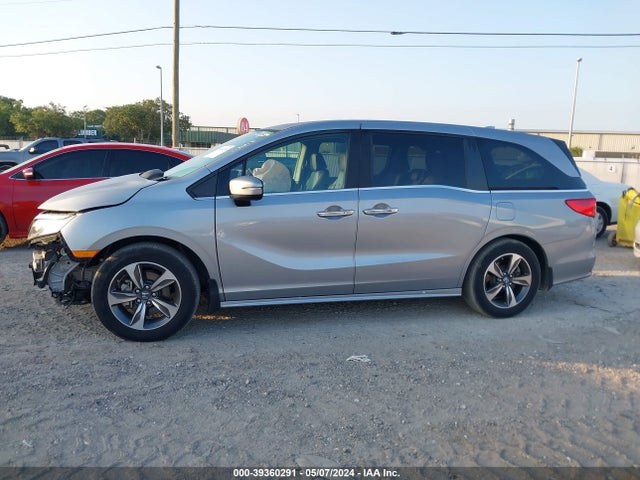 Honda Odyssey Touring 2018 5FNRL6H80JB009053 Image 14