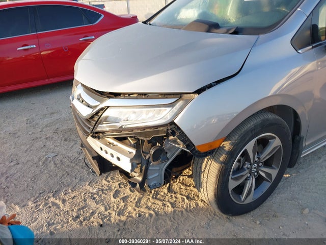 Honda Odyssey Touring 2018 5FNRL6H80JB009053 Image 20