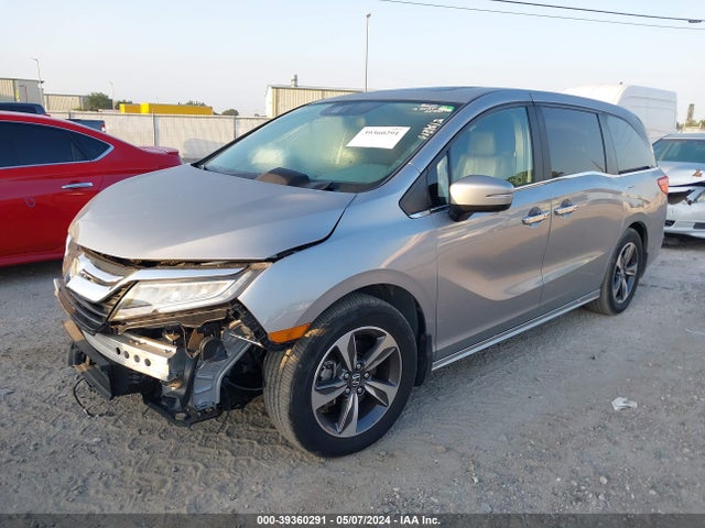 Honda Odyssey Touring 2018 5FNRL6H80JB009053 Image 2