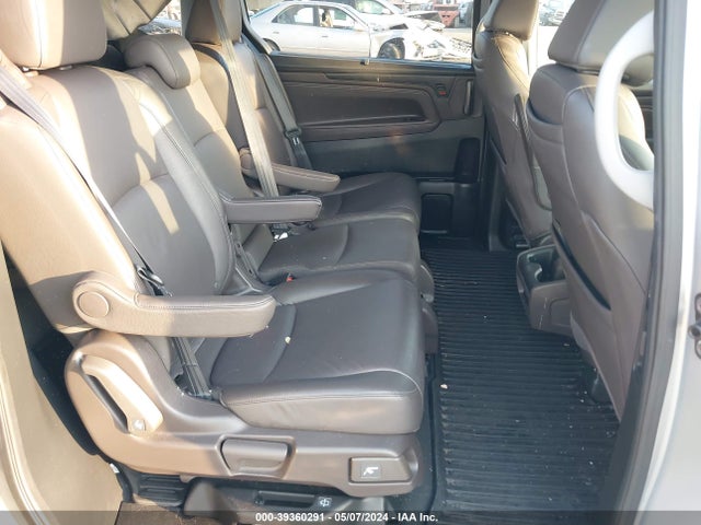 Honda Odyssey Touring 2018 5FNRL6H80JB009053 Image 8