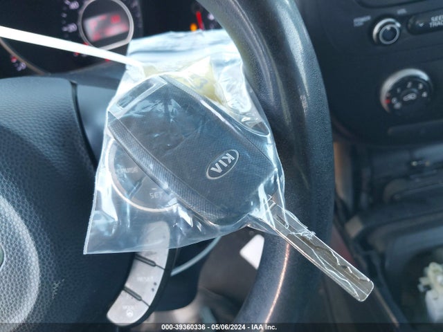 KIA SOUL + 2014 KNDJP3A56E7708361 Image 11