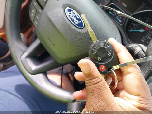 1FMCU0GD0HUA25040 Ford ESCAPE SE