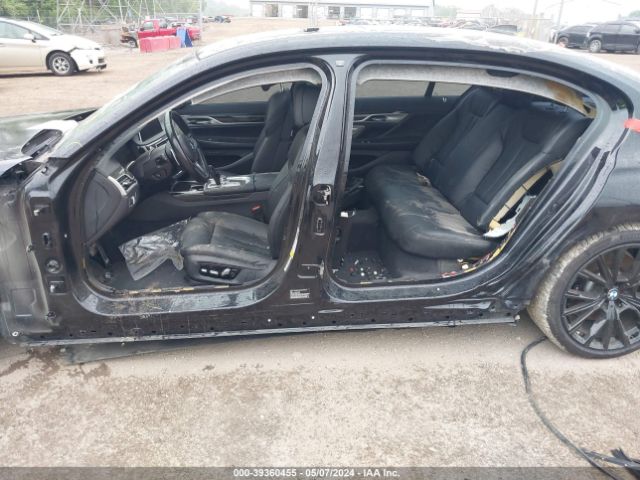 WBA7T2C00NCG81165 BMW 740I