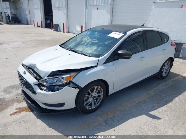 Ford FOCUS SE 2016 1FADP3K24GL376860 Image 2