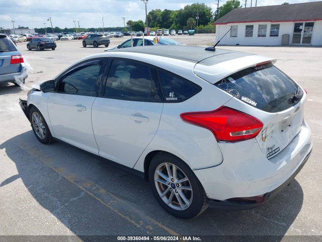 Ford FOCUS SE 2016 1FADP3K24GL376860 Image 3