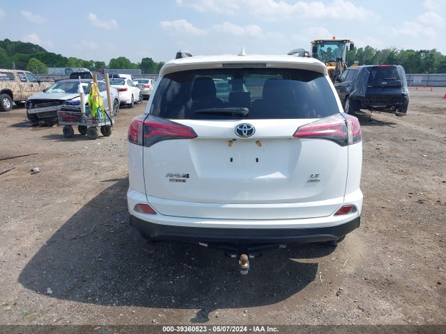 Toyota RAV4 LE 2018 JTMBFREV7JJ189094 Image 16