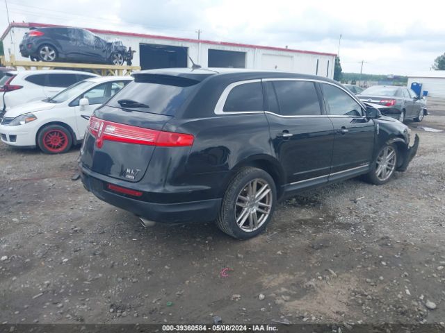 2LMHJ5NK4EBL57050 Lincoln Mkt Livery