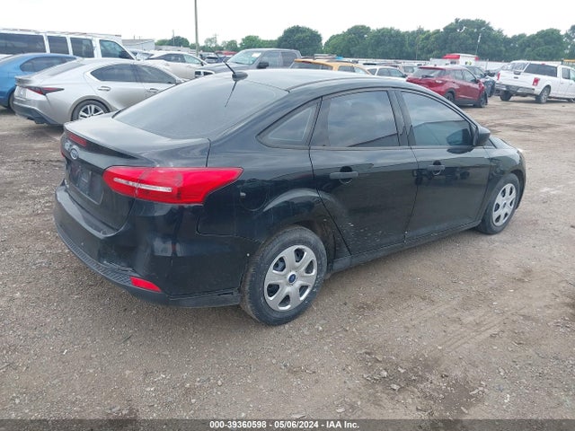 Ford FOCUS S 2018 1FADP3E26JL325699 Image 4