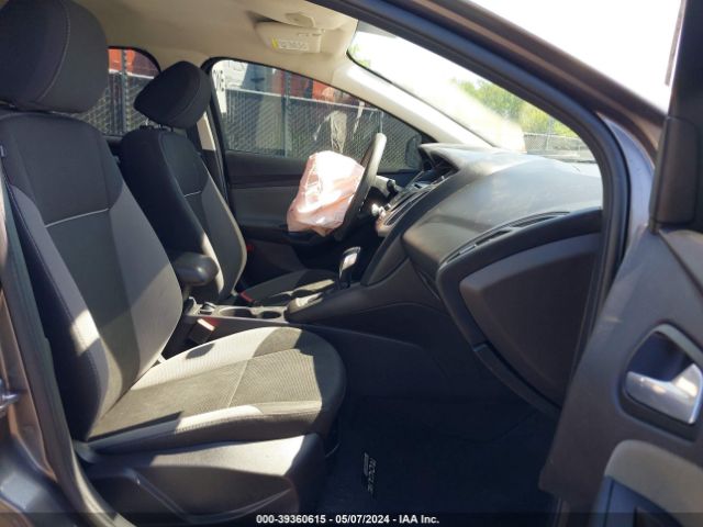 1FADP3F22EL252657 Ford FOCUS SE