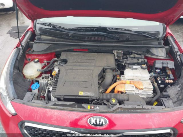 KNDCB3LC6J5176229 KIA NIRO LX