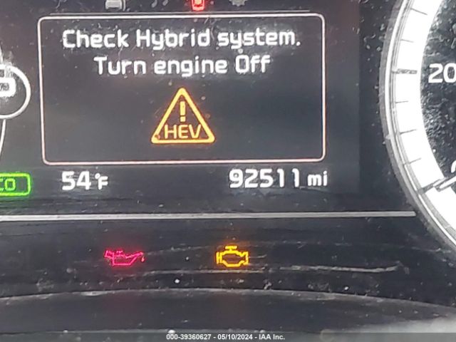 KNDCB3LC6J5176229 KIA NIRO LX