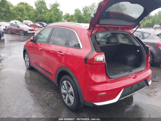 KNDCB3LC6J5176229 KIA NIRO LX
