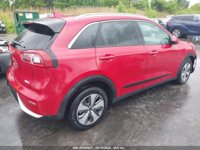 KNDCB3LC6J5176229 KIA NIRO LX