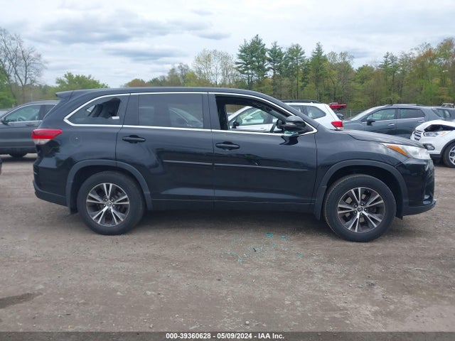 Toyota Highlander Le 2017 5TDBZRFH2HS384047 Image 13
