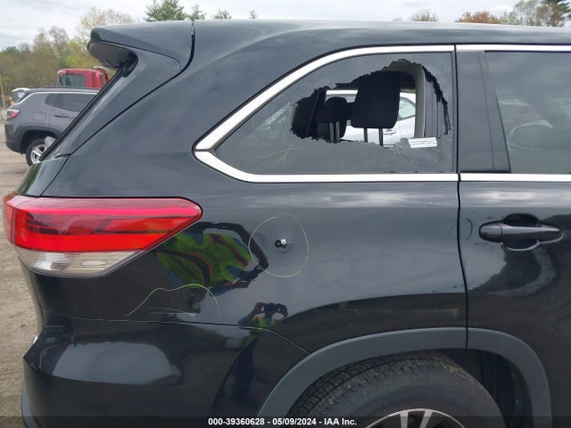 Toyota Highlander Le 2017 5TDBZRFH2HS384047 Image 19