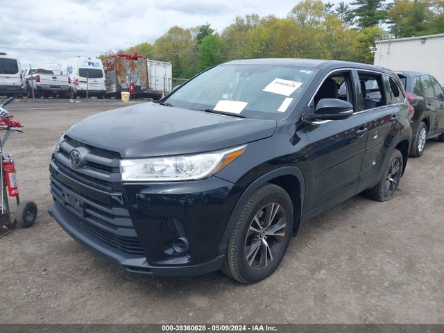 Toyota Highlander Le 2017 5TDBZRFH2HS384047 Image 2