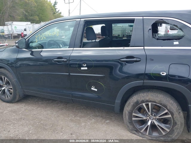 Toyota Highlander Le 2017 5TDBZRFH2HS384047 Image 6