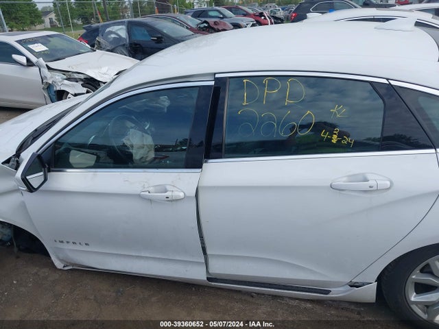 Chevrolet IMPALA 1LT 2018 2G1105S39J9142260 Image 13