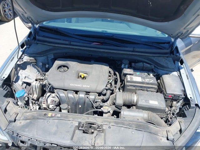 Hyundai ELANTRA SE 2017 5NPD84LF6HH082557 Image 10