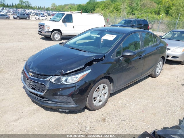 Chevrolet Cruze Ls Auto 2018 1G1BC5SMXJ7210412 Image 2