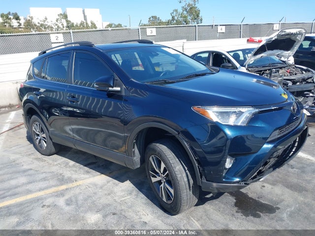 Toyota Rav4 Xle 2017 JTMWFREV7HJ716630 main image