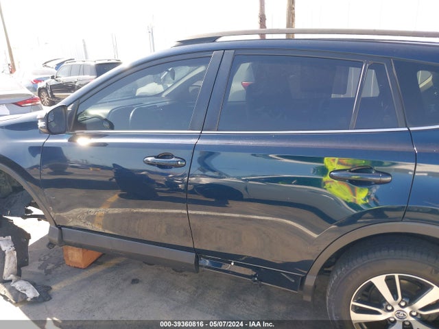 Toyota Rav4 Xle 2017 JTMWFREV7HJ716630 Image 13