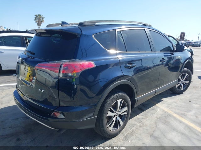 Toyota Rav4 Xle 2017 JTMWFREV7HJ716630 Image 4