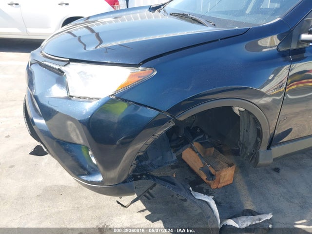 Toyota Rav4 Xle 2017 JTMWFREV7HJ716630 Image 6