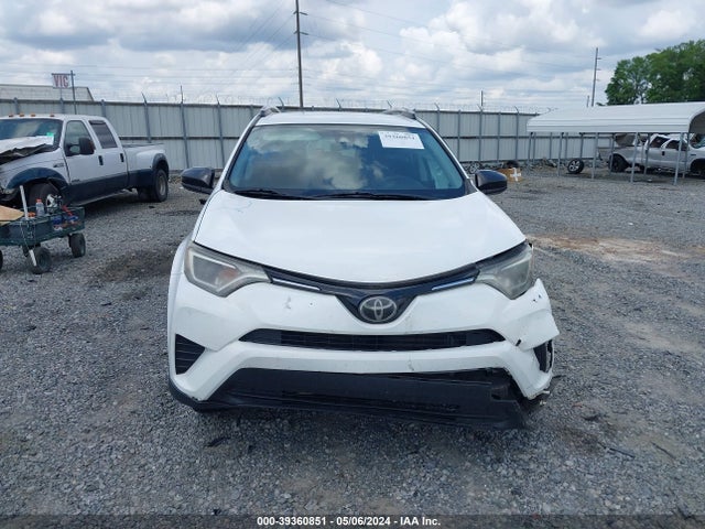 Toyota RAV4 LE 2017 2T3ZFREV3HW350633 Image 12
