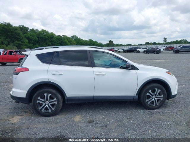 Toyota RAV4 LE 2017 2T3ZFREV3HW350633 Image 13