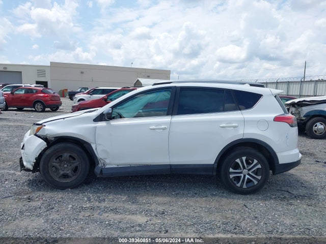 Toyota RAV4 LE 2017 2T3ZFREV3HW350633 Image 14