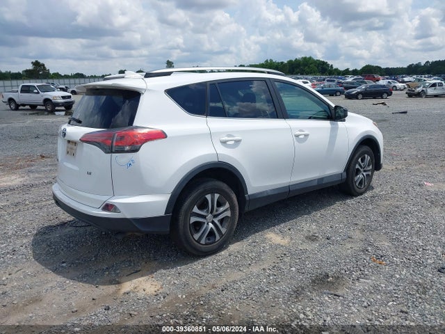 Toyota RAV4 LE 2017 2T3ZFREV3HW350633 Image 4