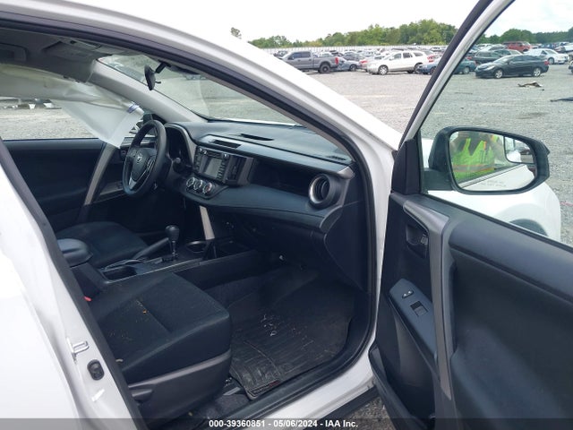 Toyota RAV4 LE 2017 2T3ZFREV3HW350633 Image 5