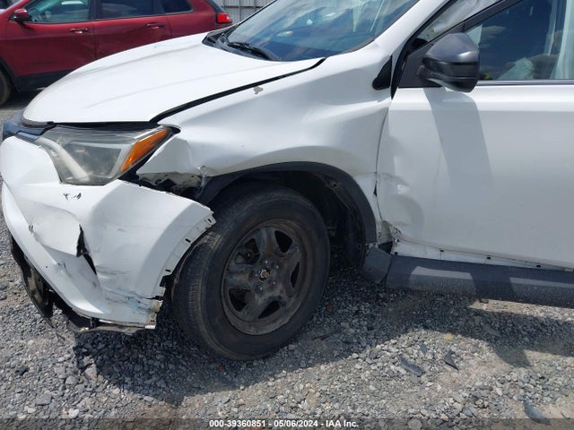 Toyota RAV4 LE 2017 2T3ZFREV3HW350633 Image 6