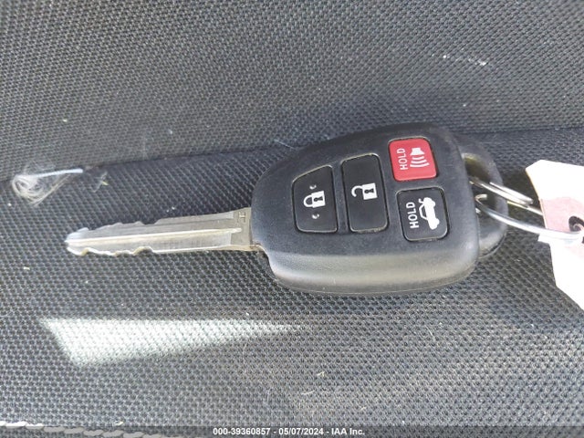 Toyota COROLLA LE 2018 2T1BURHE6JC010959 Image 11