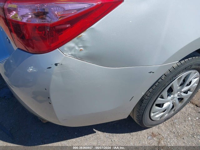 Toyota COROLLA LE 2018 2T1BURHE6JC010959 Image 18