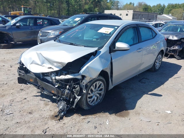 Toyota COROLLA LE 2018 2T1BURHE6JC010959 Image 2