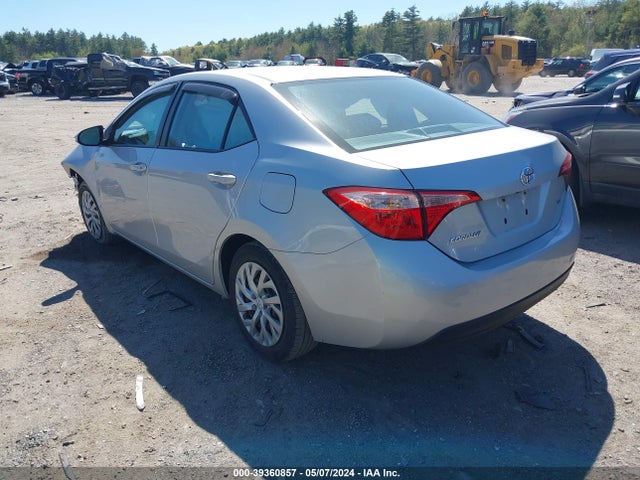 Toyota COROLLA LE 2018 2T1BURHE6JC010959 Image 3
