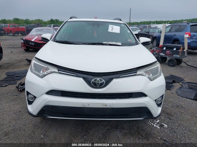 Toyota Rav4 Xle 2017 JTMRFREV0HJ174400 Image 13