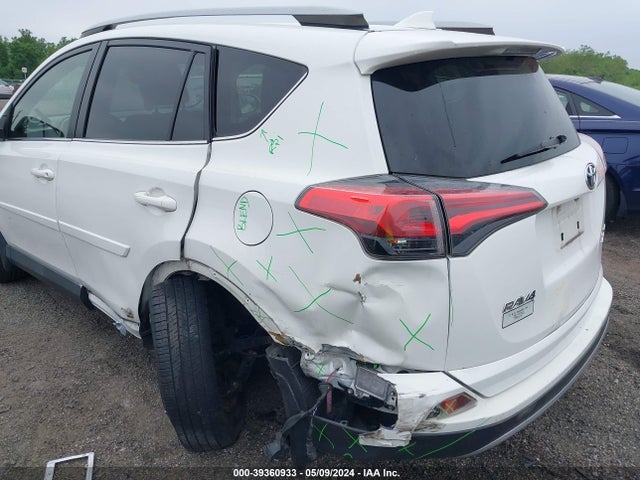 Toyota Rav4 Xle 2017 JTMRFREV0HJ174400 Image 6