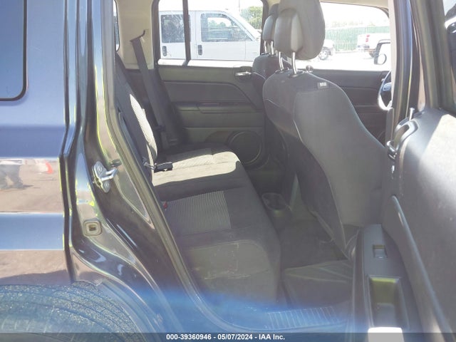 1C4NJPFA1GD590790 Jeep Patriot Latitude