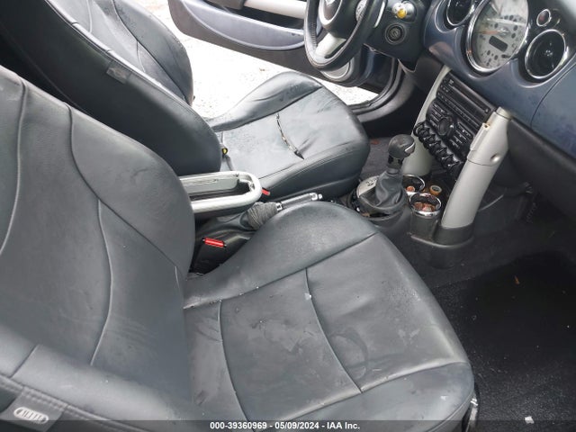 2006 MINI COOPER S WMWRH33576TK59372 Photo 4