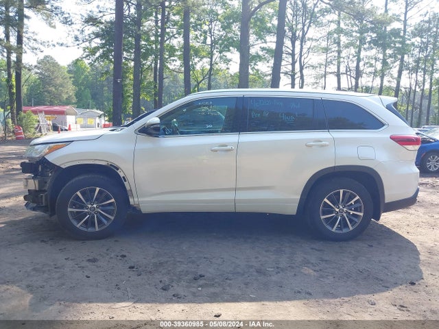 Toyota Highlander Xle 2018 5TDJZRFH1JS557994 Image 14