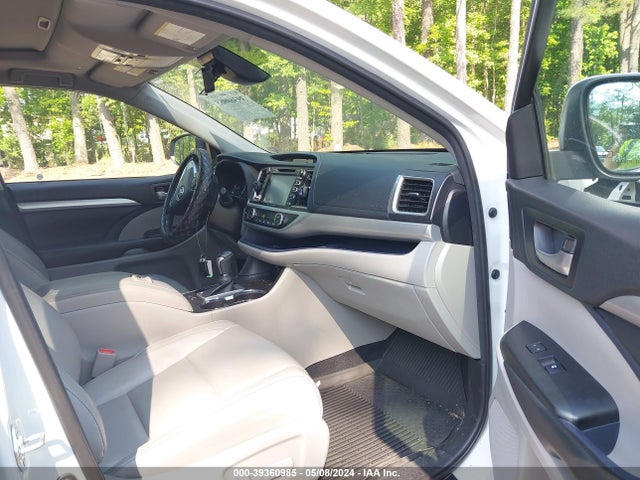 Toyota Highlander Xle 2018 5TDJZRFH1JS557994 Image 5
