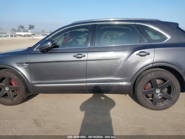 SJAAM2ZV7KC024222 Bentley Bentayga V8
