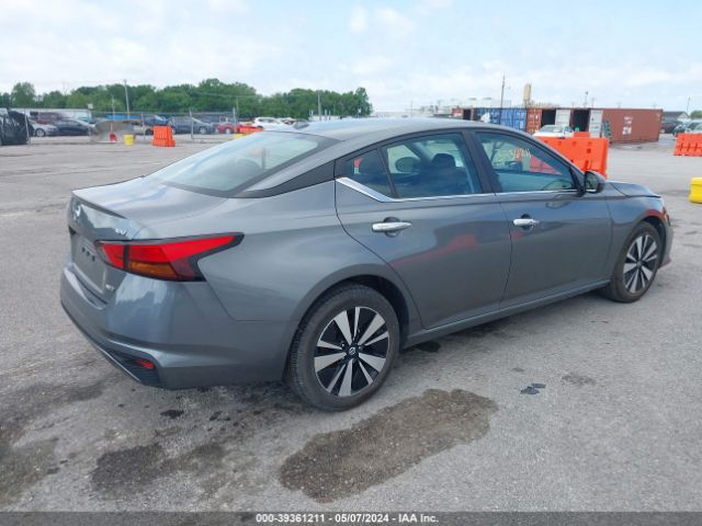 1N4BL4DW6NN357902 Nissan Altima Sv Intelligent Awd
